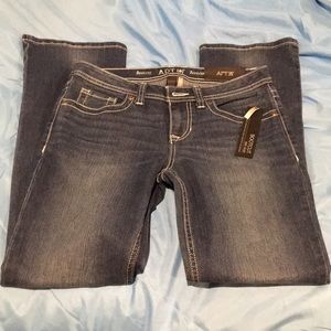 APT. 9 BNWT Mid Rise Bootcut Jeans